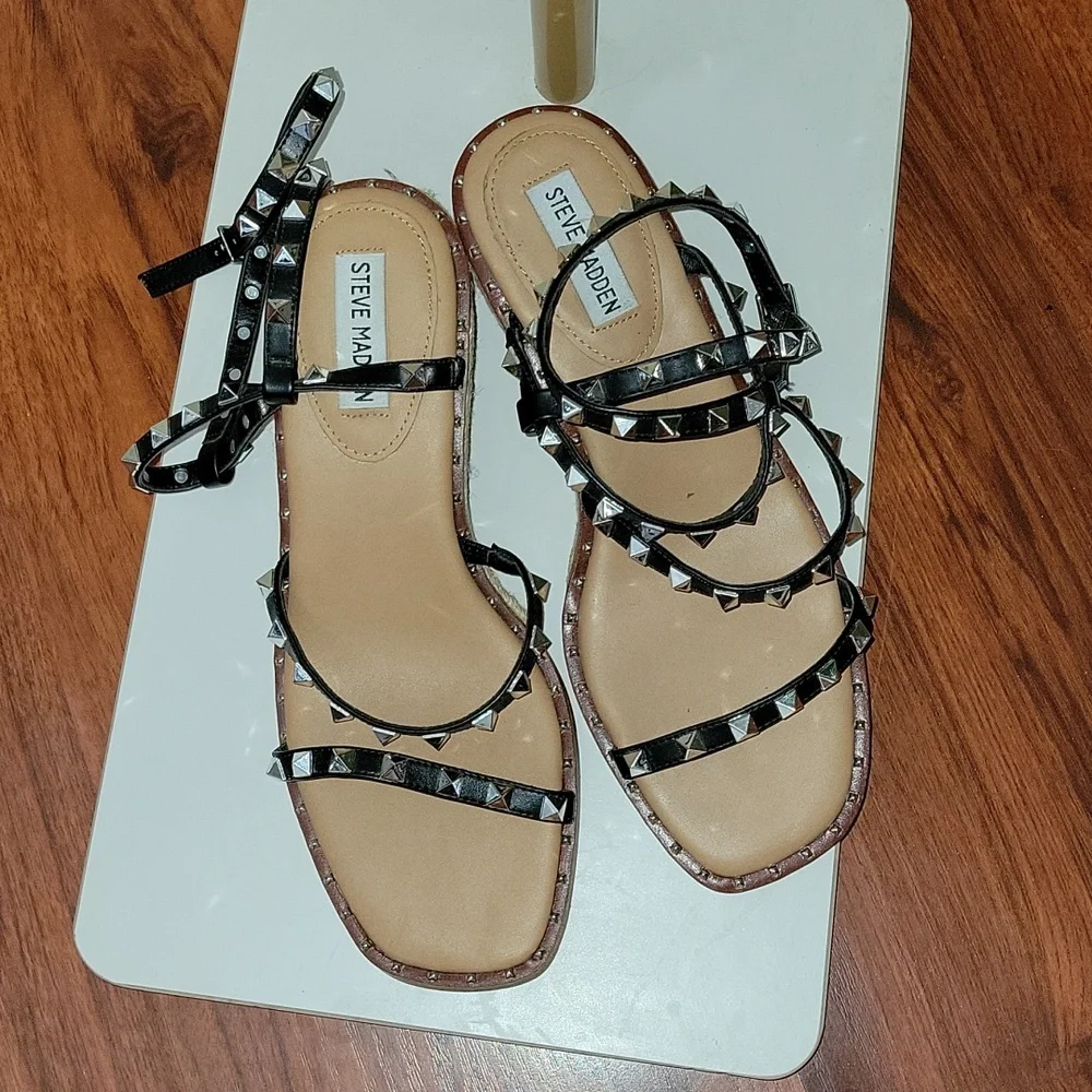 Steve Madden Asena Studded Espadrille Wedge Black  Size 9